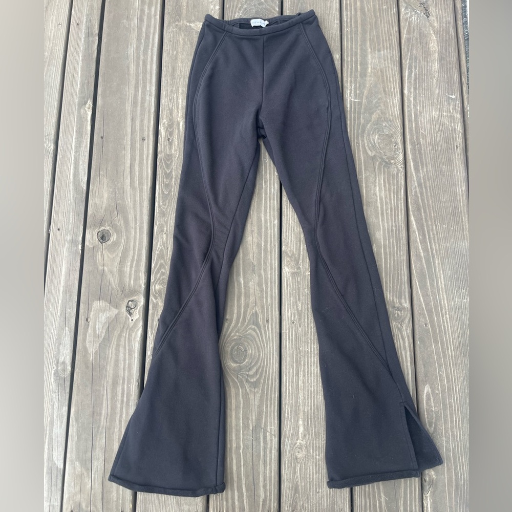 Good American Flare Leggings with Split Hem